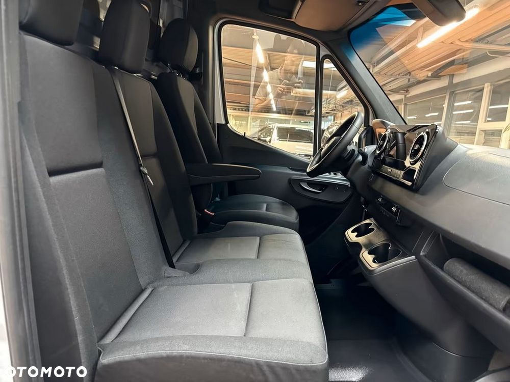 Mercedes-Benz Sprinter - 10