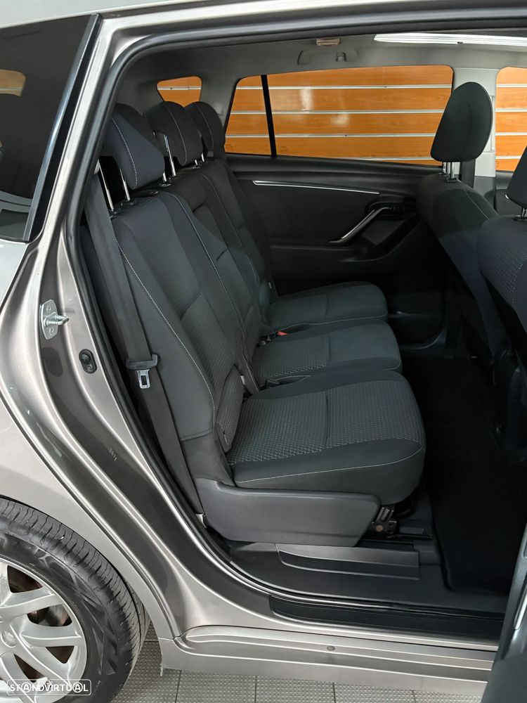 Toyota Verso 1.6 D-4D 7L S&S Skyview Edition - 14