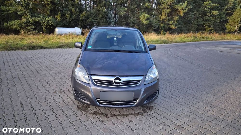 Opel Zafira 2010 photo 2