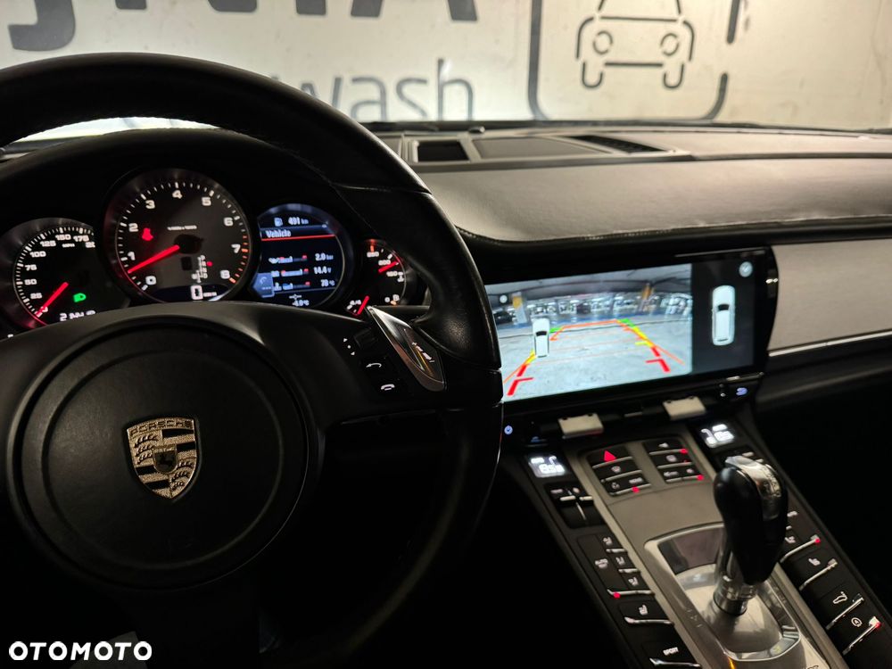 Porsche Panamera 4S PDK - 17