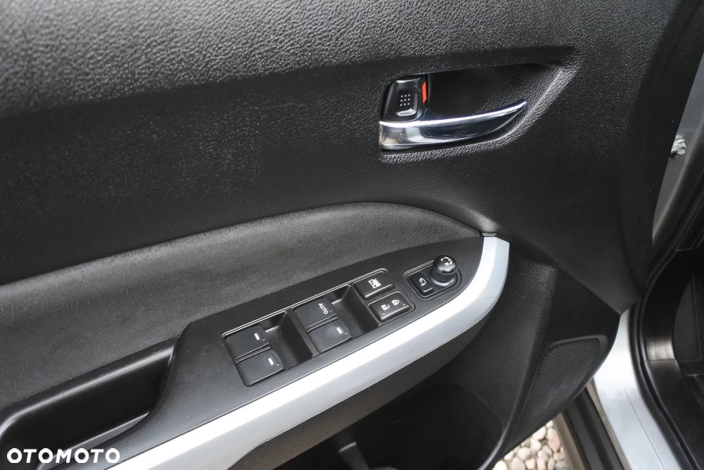 Suzuki Vitara 1.4 Boosterjet XLED Sun 4WD - 25