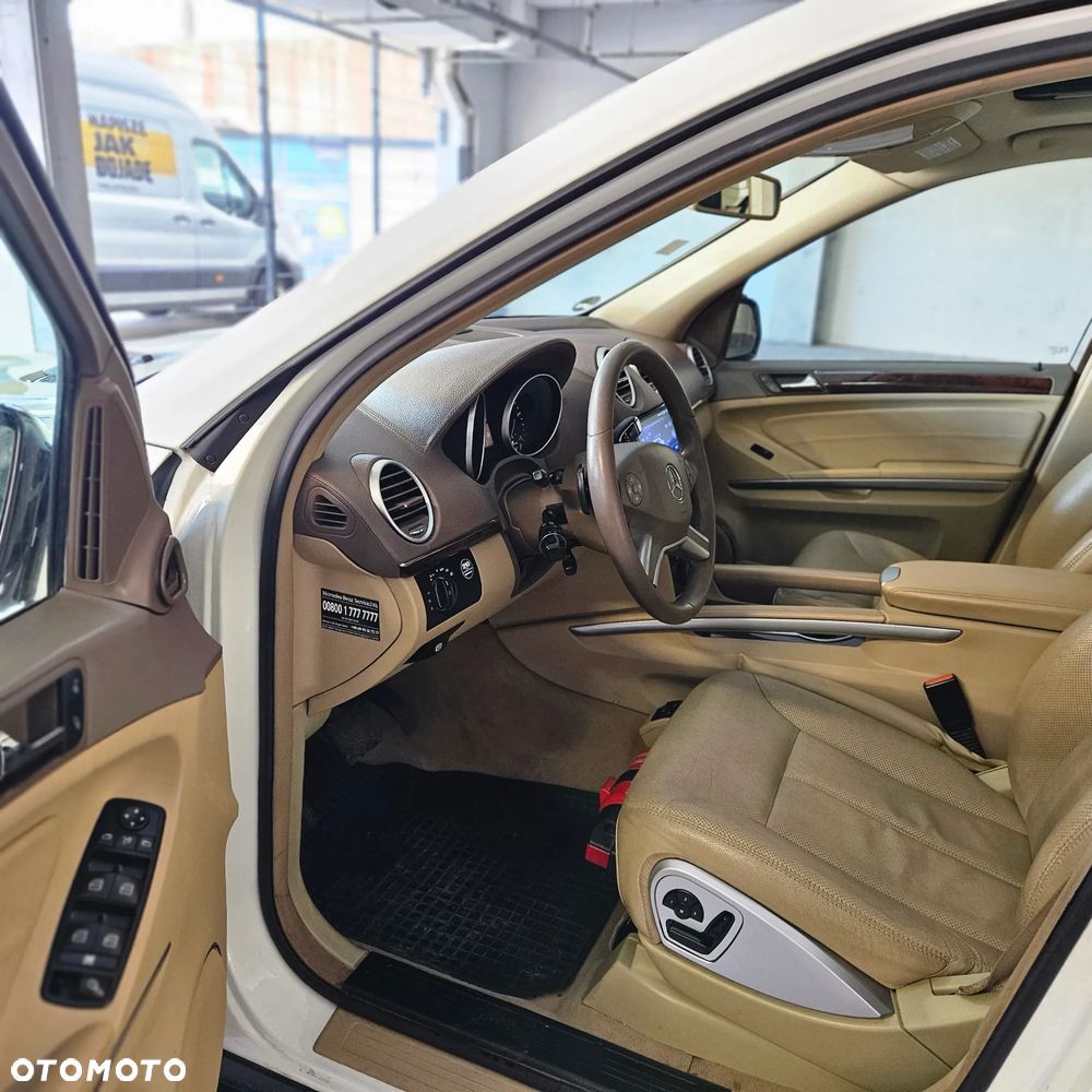 Mercedes-Benz GL - 10