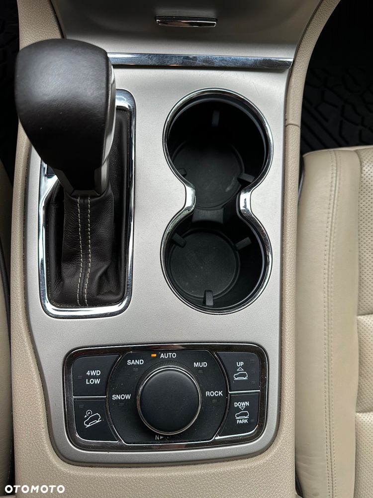 Jeep Grand Cherokee 5.7 V8 HEMI Overland - 34