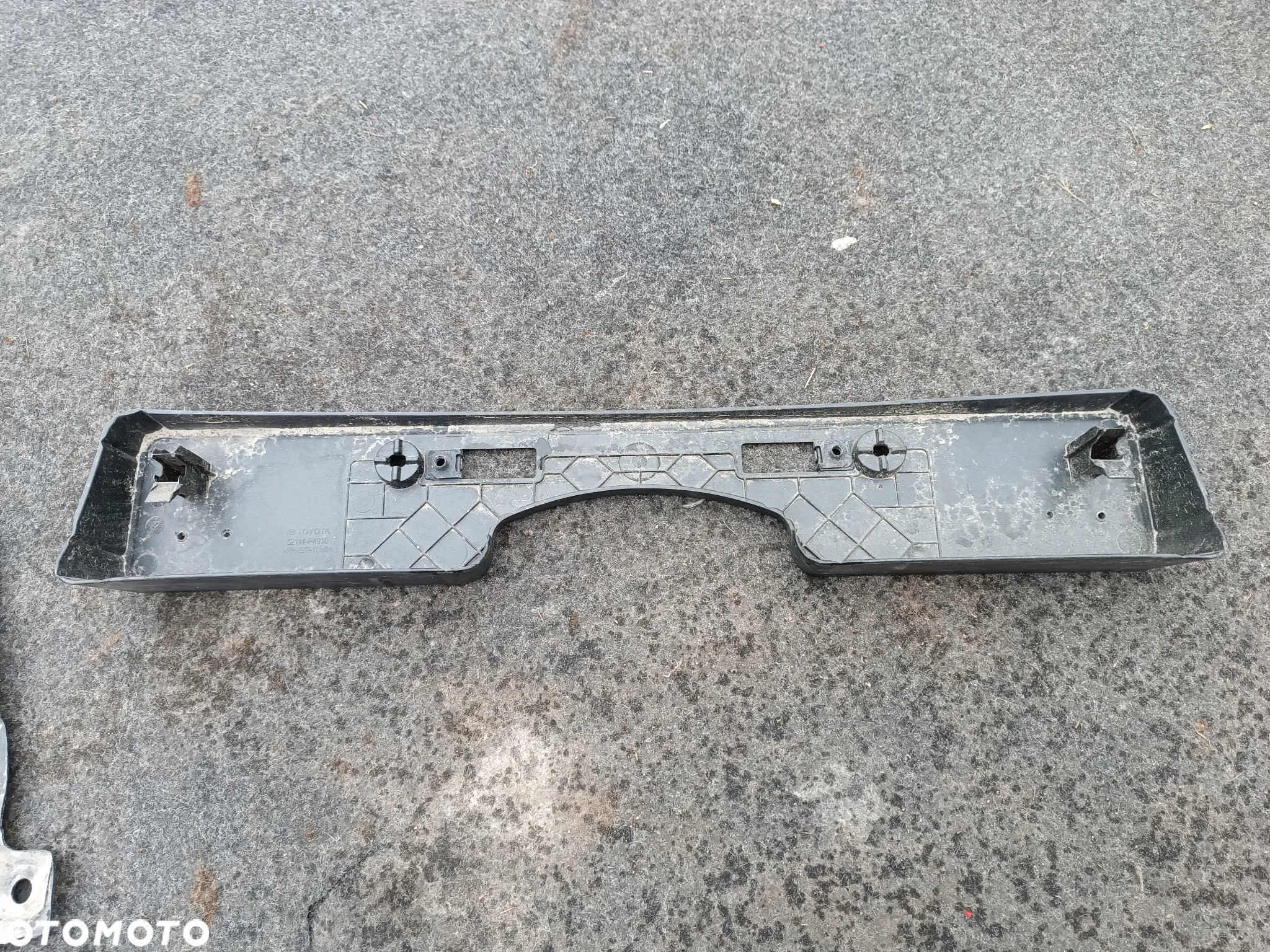 MOCOWANIE UCHWYT PODSTAWA TABLICY 52114-F4010 TOYOTA CH-R CHR - 2
