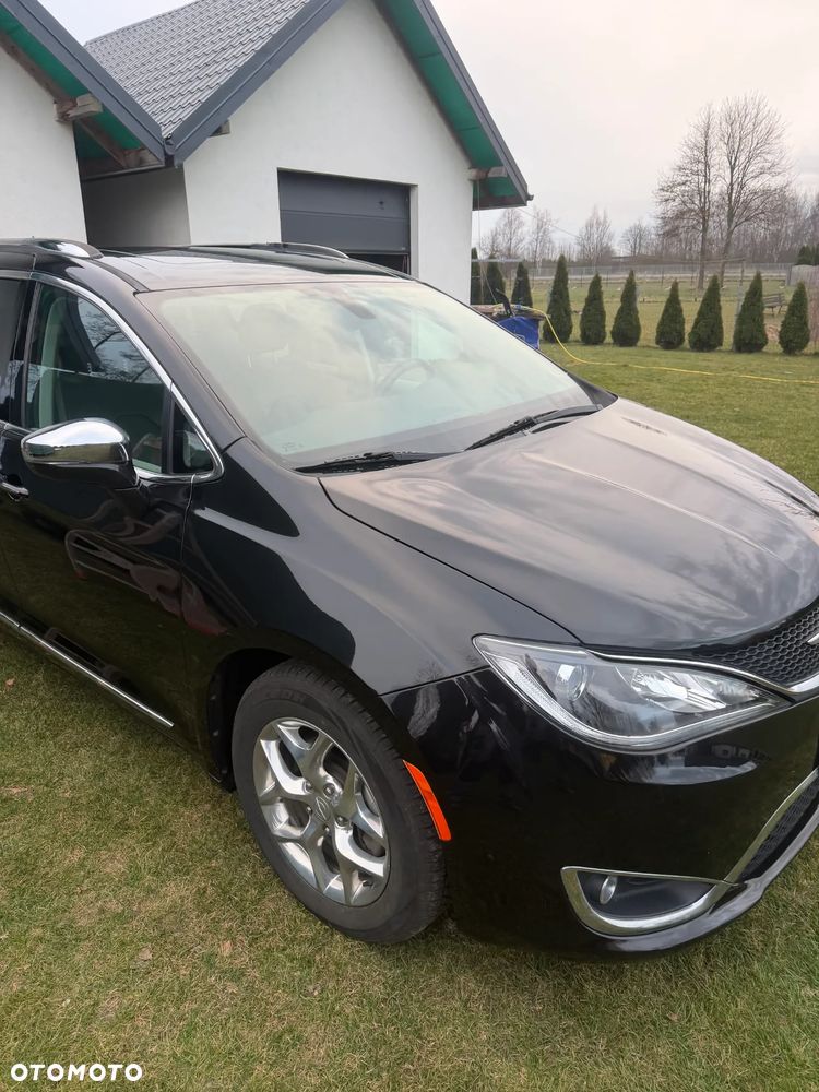 Chrysler Pacifica - 25