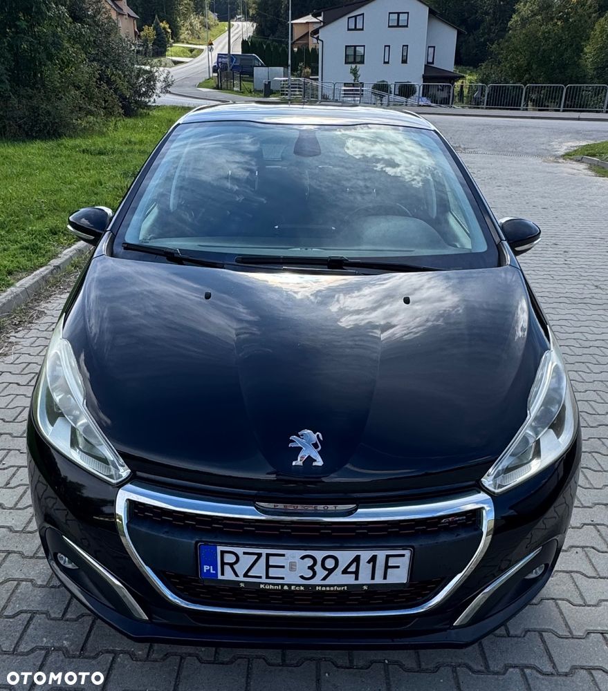 Peugeot 208 2015 photo 4