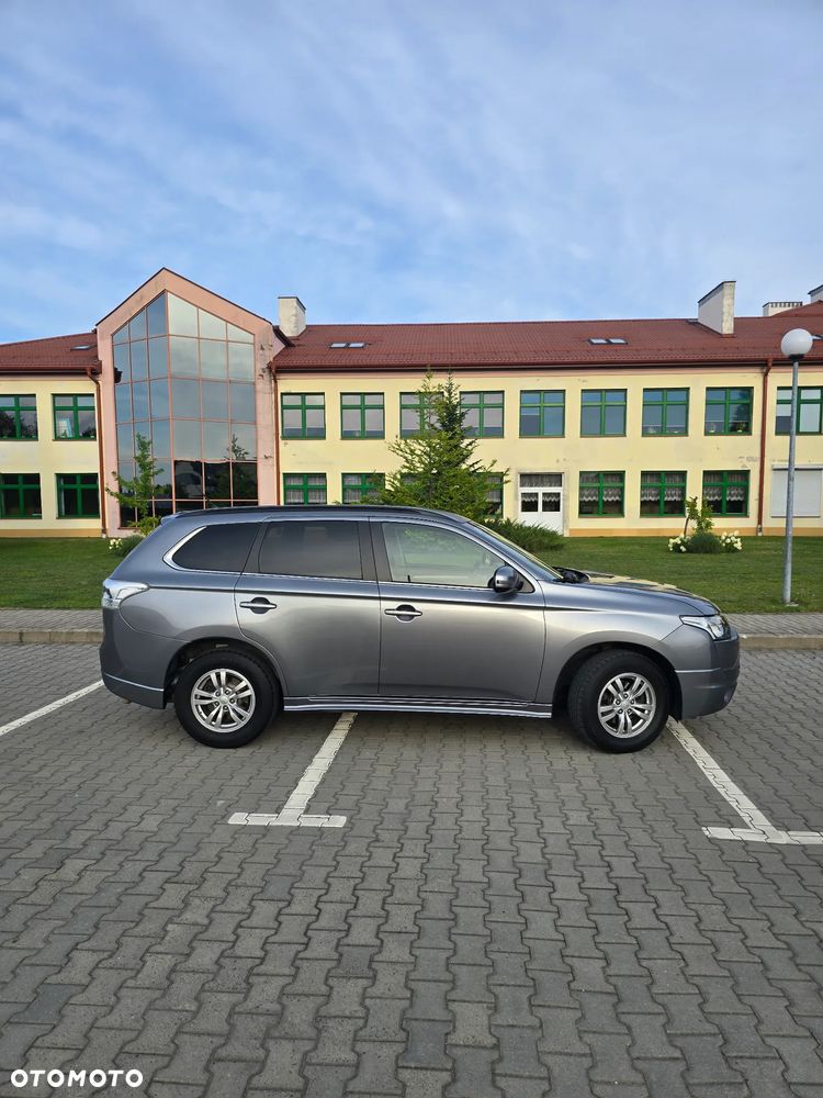 Mitsubishi Outlander 2.2 DI-D 2WD Invite - 10