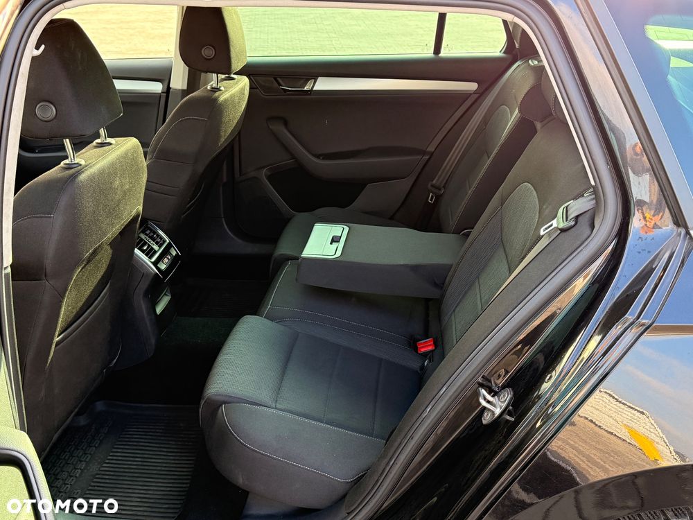 Skoda Superb 2.0 TDI SCR Sportline DSG - 5