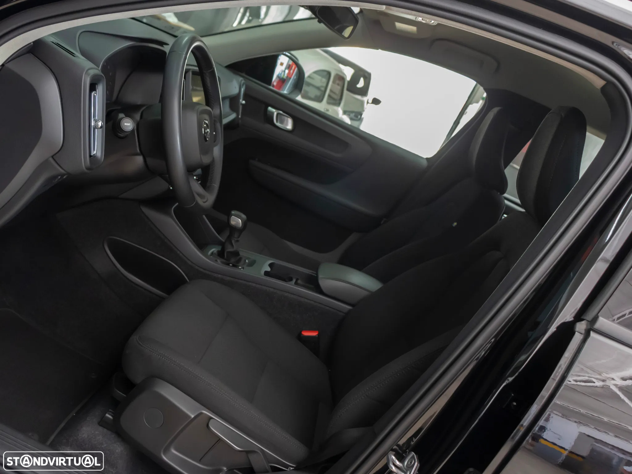 Volvo XC 40 1.5 T2 Momentum Core - 16