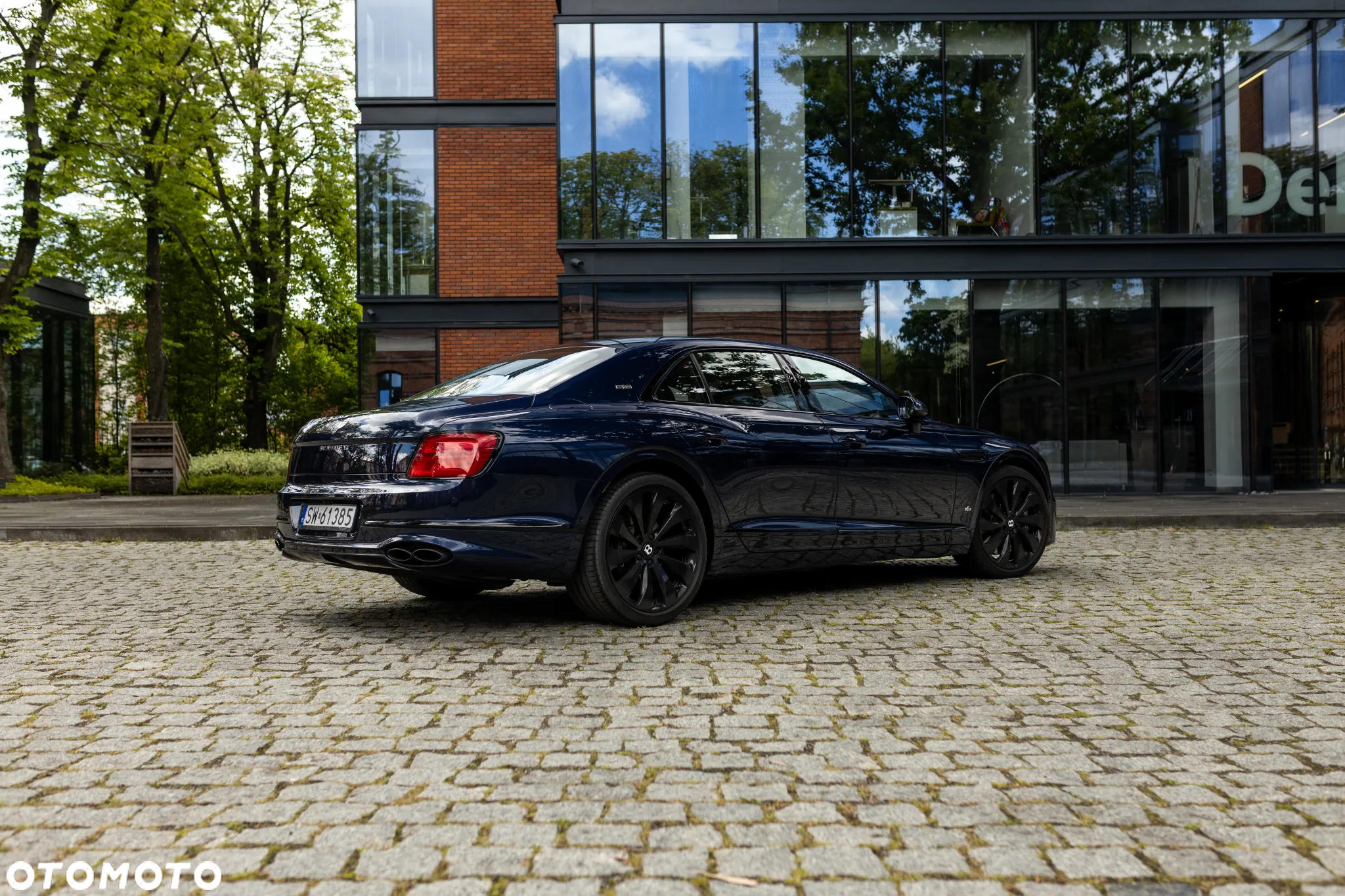 Bentley Flying Spur - 2