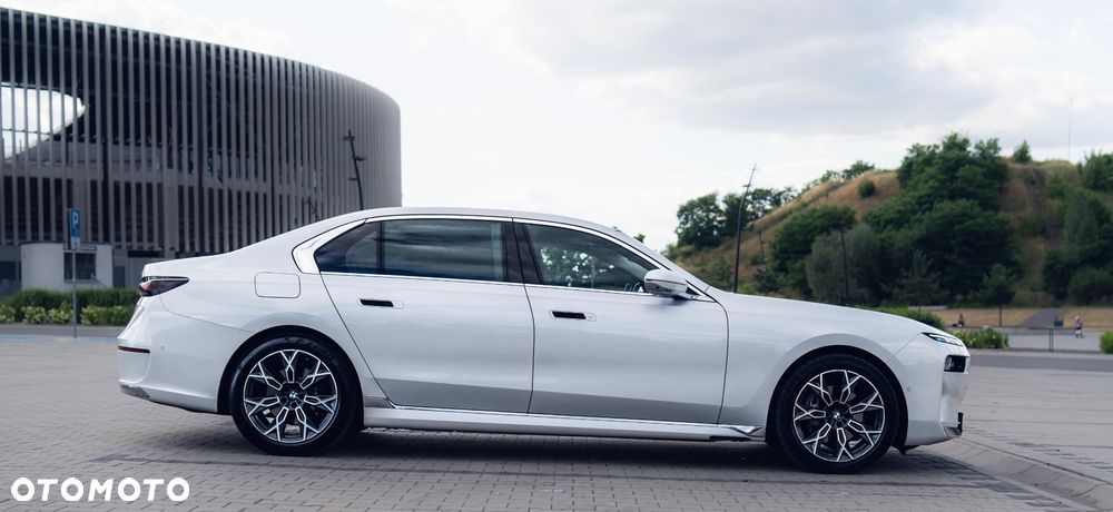 BMW Seria 7 730d xDrive mHEV - 3