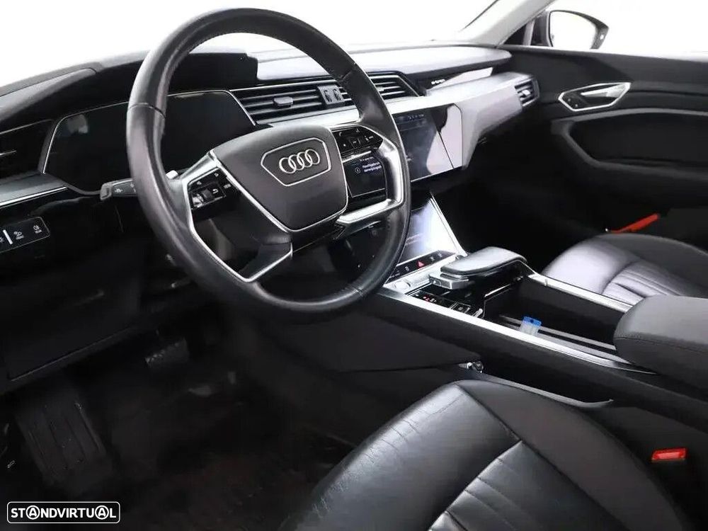 Audi e-tron - 8