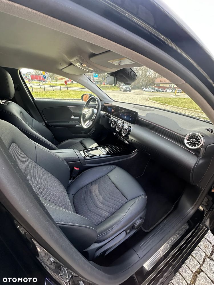 Mercedes-Benz Klasa A 180 7G-DCT Advanced Progressive - 32
