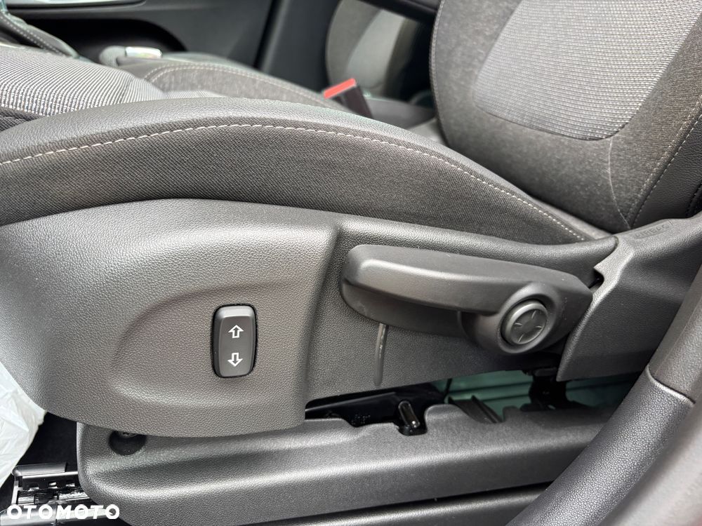 Opel Crossland X - 15