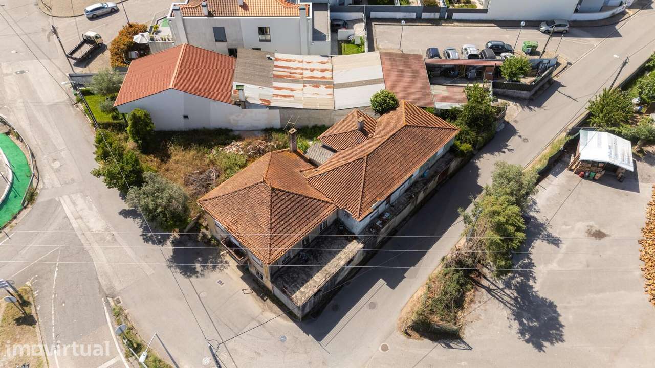 Moradia para Reabilitar + Terreno Urbano para Construção em São Martin - Grande imagem: 4/11