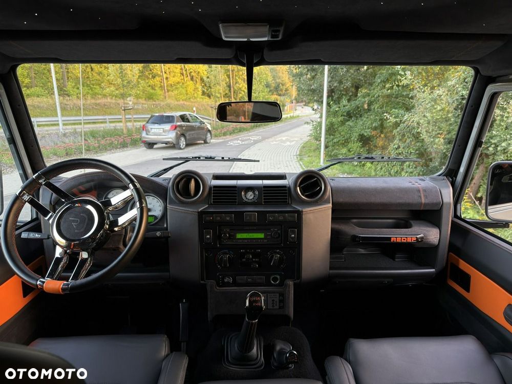 Land Rover Defender 2.4 TD4 SE - 21