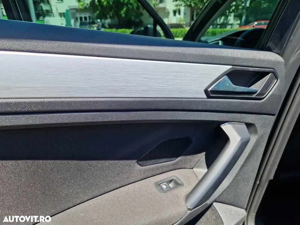 Volkswagen Tiguan - 11