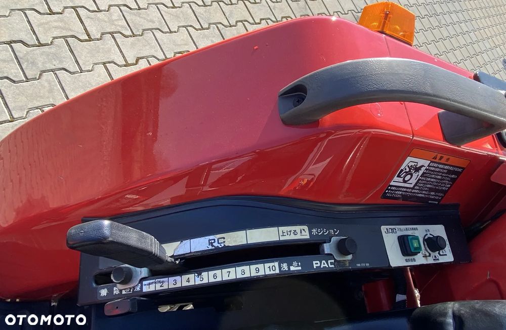 Mitsubishi MTM 250 Mini traktor Ciągnik Traktorek 4x4 Wspomaganie kierownicy - 14