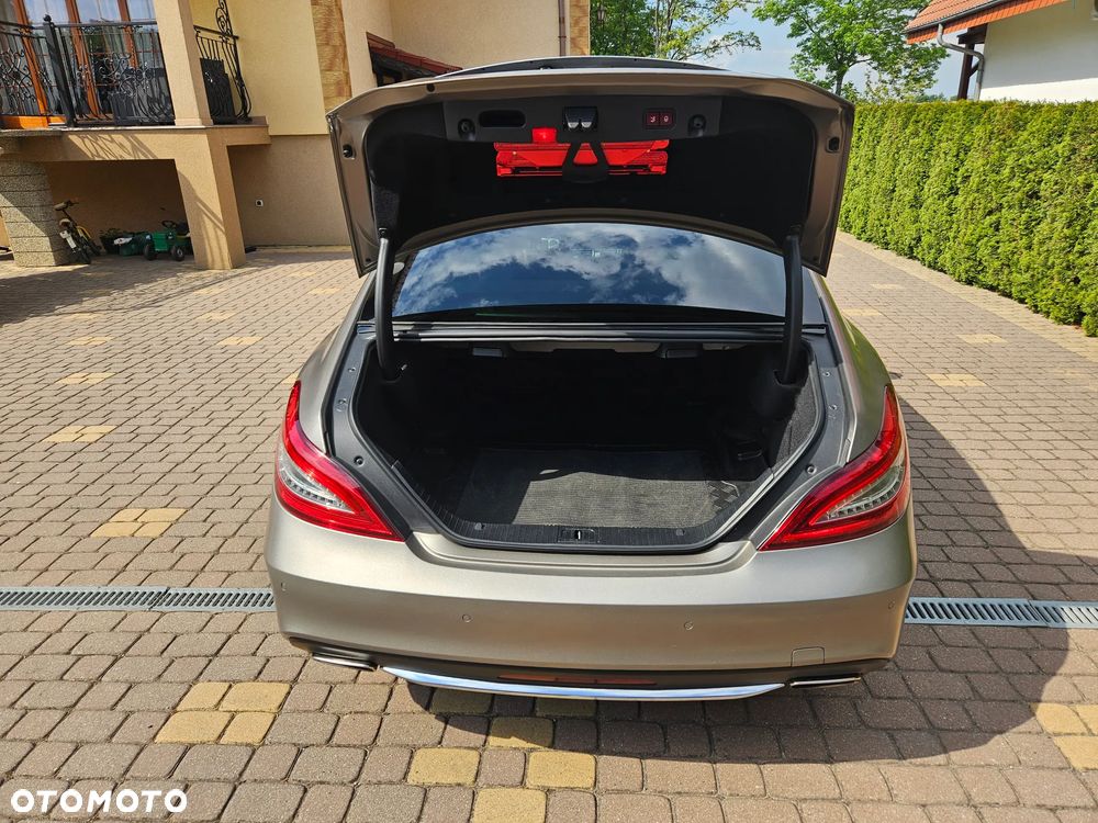 Mercedes-Benz CLS - 9