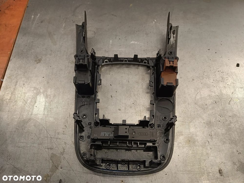 Panel środkowy Audi A4 B8 Ramka skrzyni biegów 8K0864261 - 12