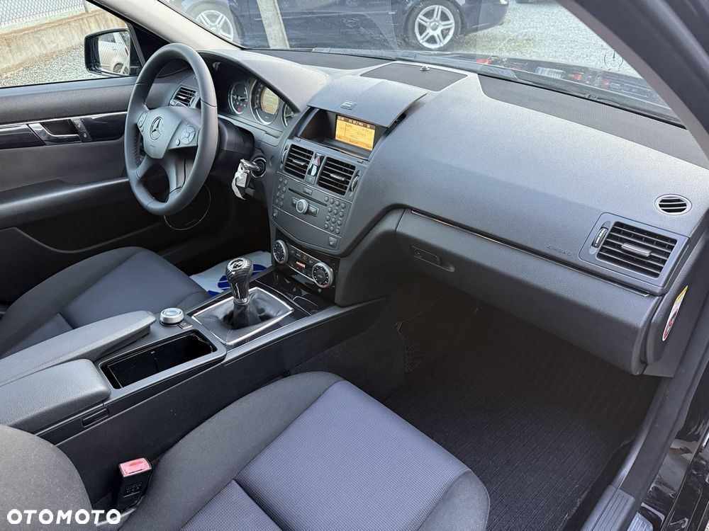 Mercedes-Benz Klasa C 180 K BlueEff Classic - 22