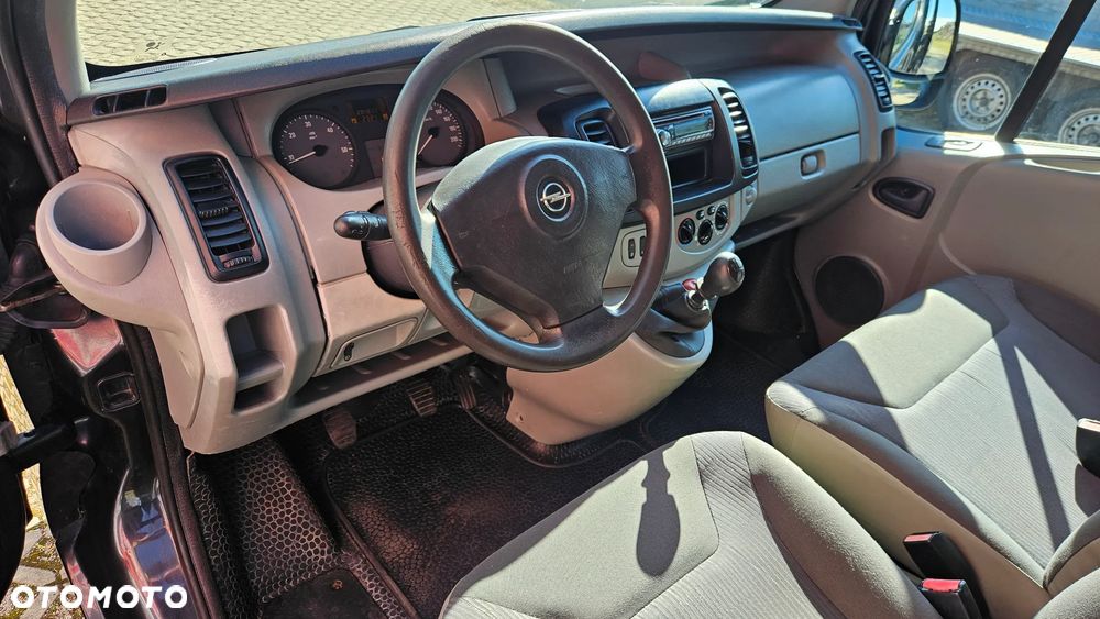 Opel Vivaro - 10