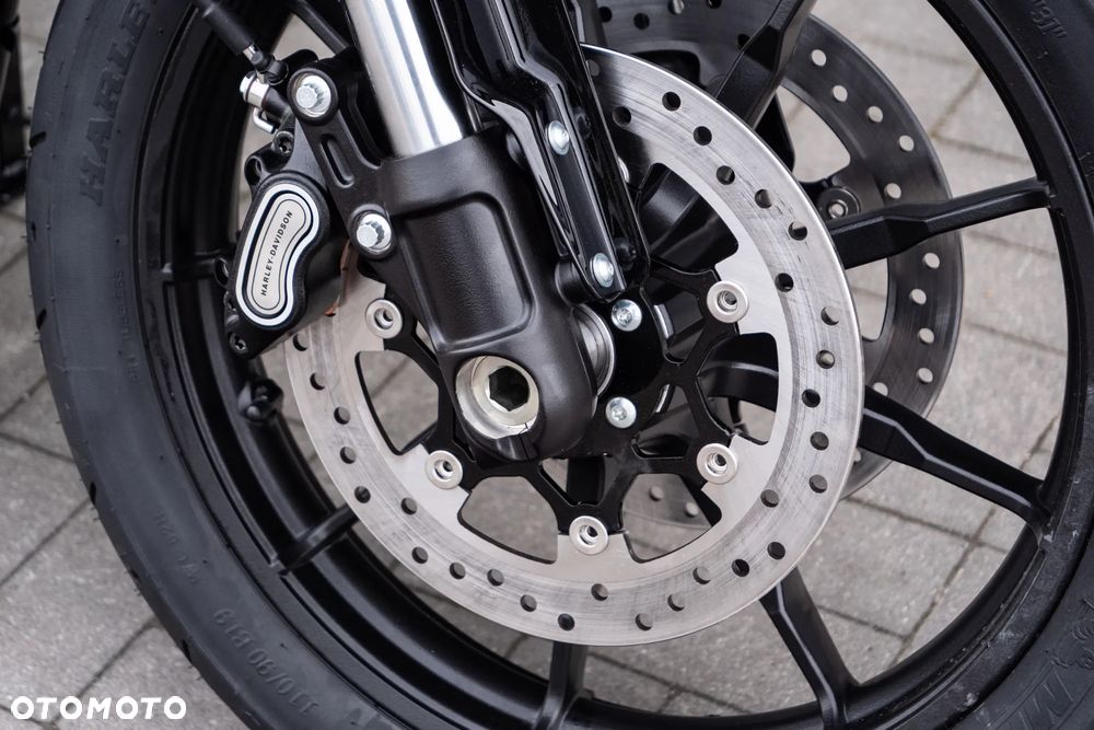 Harley-Davidson Softail Low Rider - 4