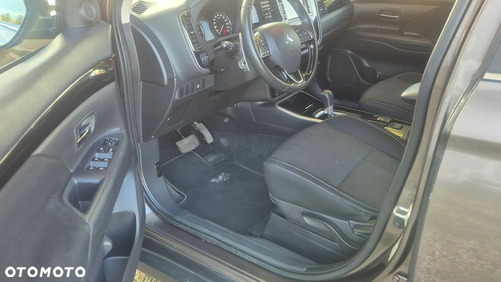 Mitsubishi Outlander 2.0 Intense 2WD CVT - 15