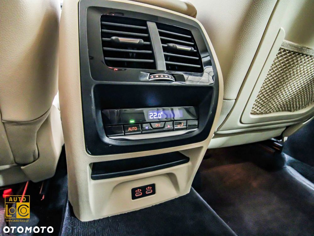 BMW X3 xDrive20i Luxury Line - 25