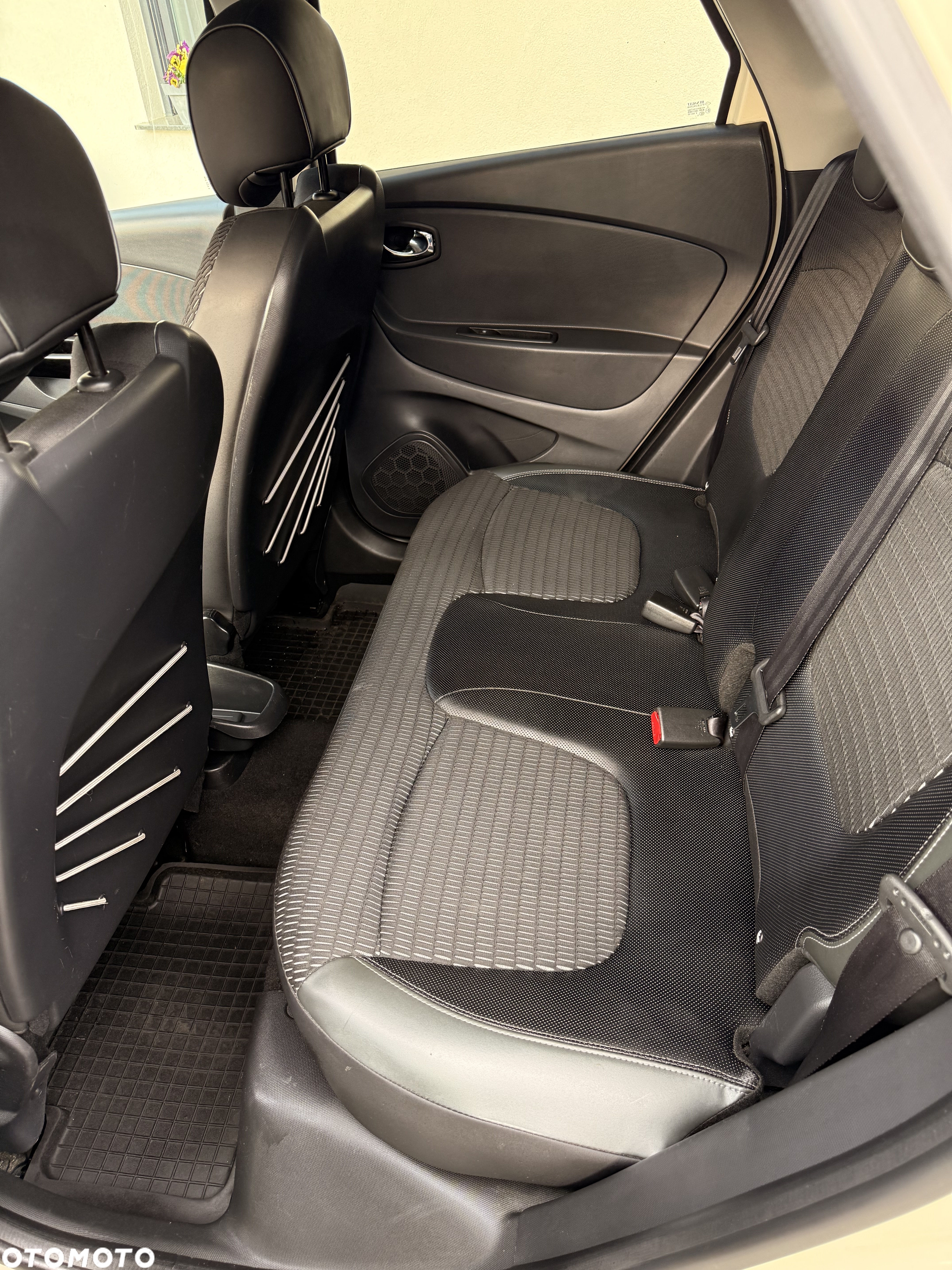 Renault Captur - 31