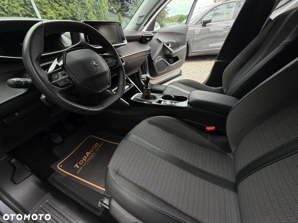 Peugeot 2008 1.2 PureTech Allure Pack S&S - 18