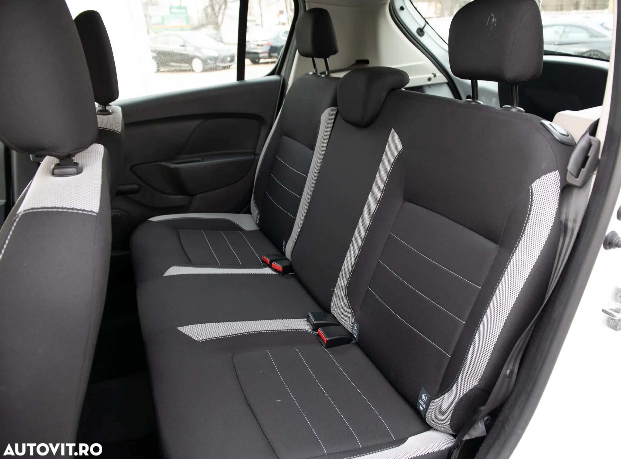 Dacia Sandero Stepway TCe 100 Celebration - 18