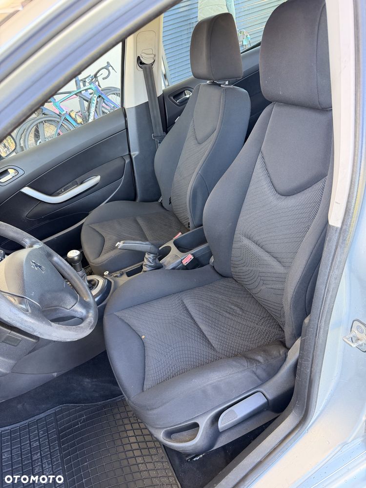 Peugeot 308 - 8