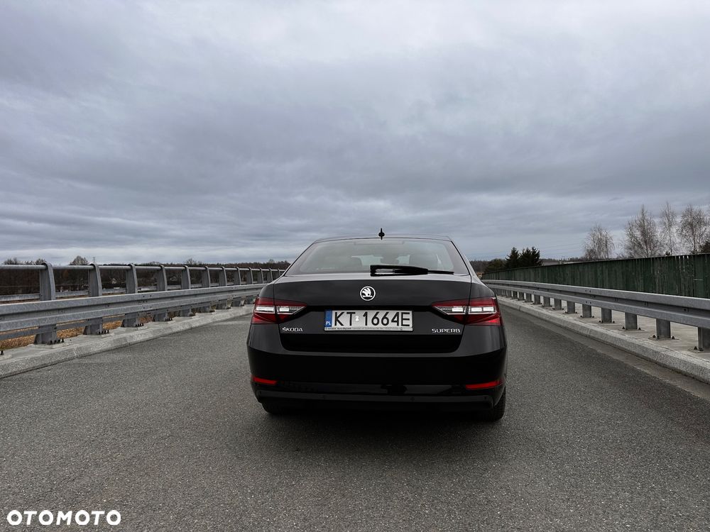 Skoda Superb 2.0 TDI L&K DSG - 6