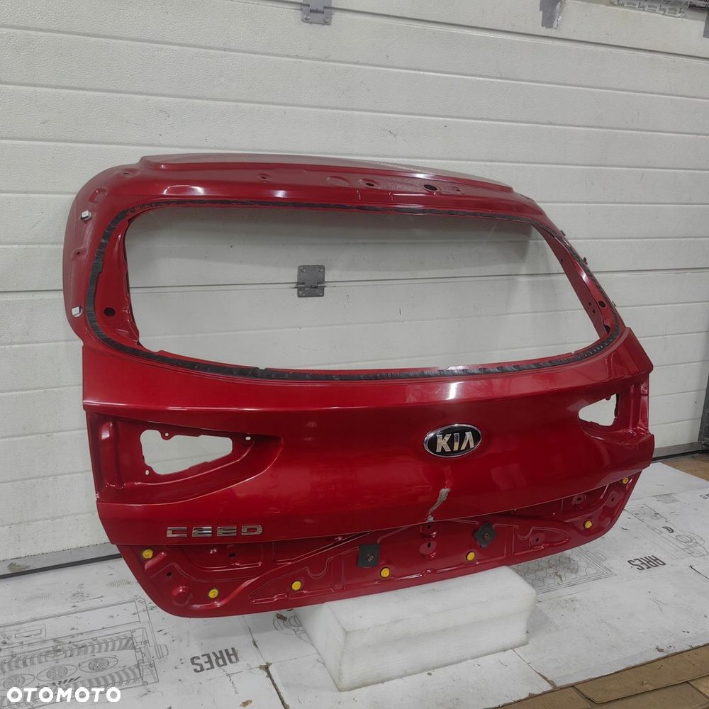 KLAPA BAGAZNIKA KIA CEED III HB 73700-A2001 - 2