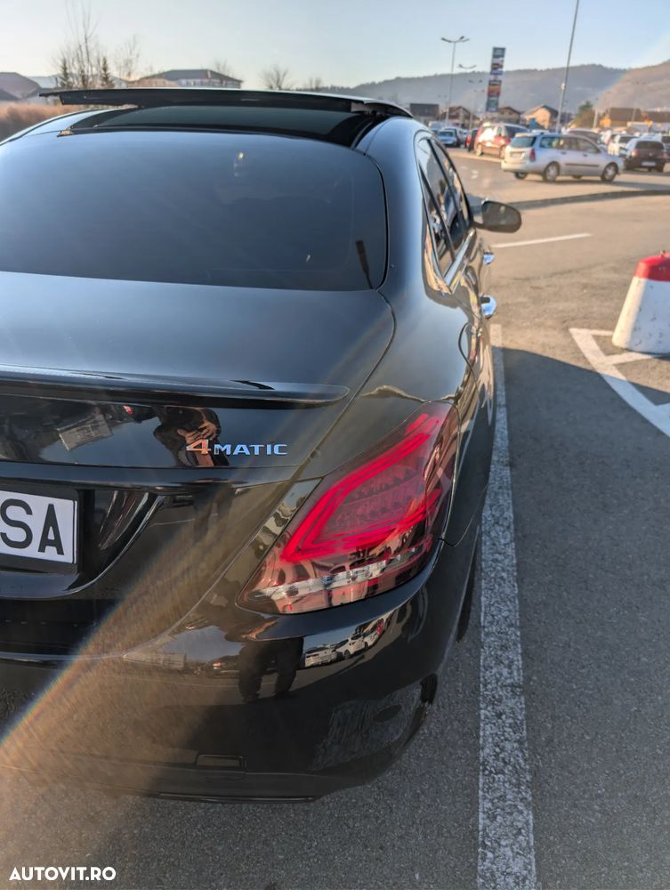 Mercedes-Benz C 300 9G-TRONIC AMG Line - 24