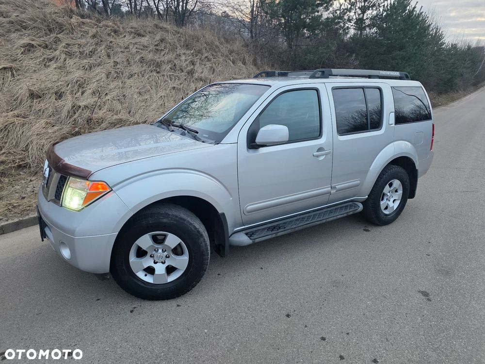 Nissan Pathfinder - 10