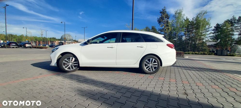 Hyundai i30 1.6 D Comfort DCT - 6