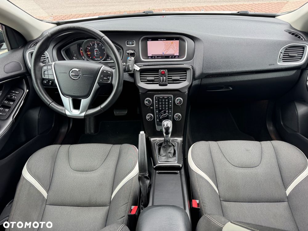 Volvo V40 Cross Country T3 Drive-E Dynamic Edition - 5