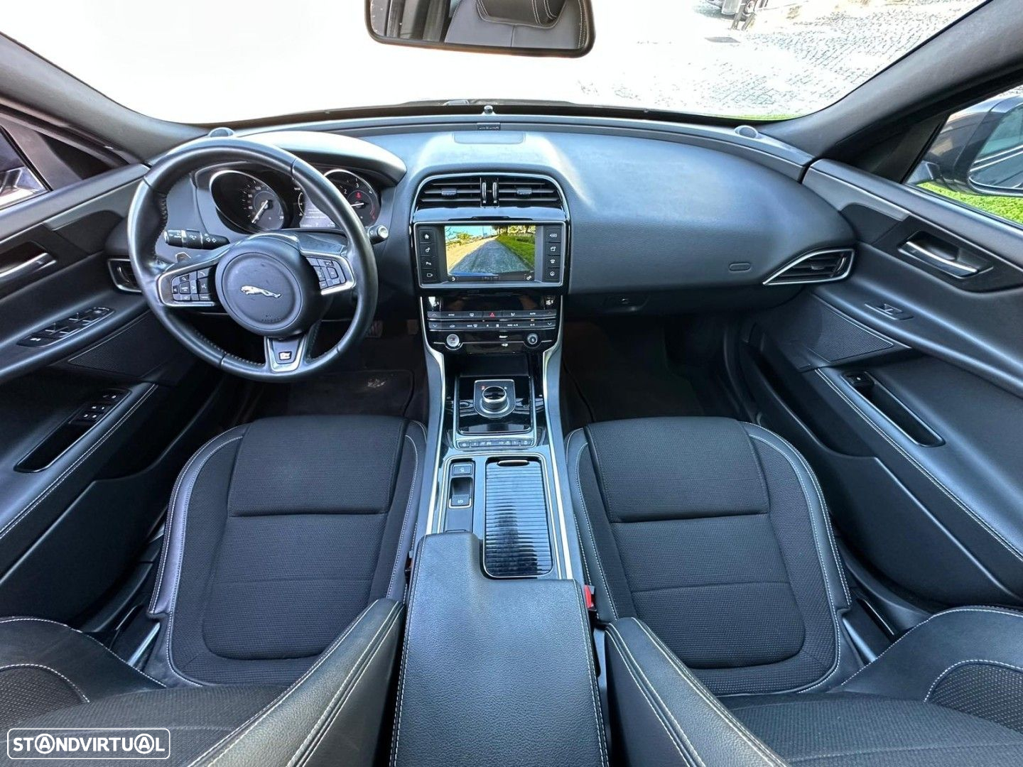 Jaguar XE 2.0 D R-Sport Aut. - 8