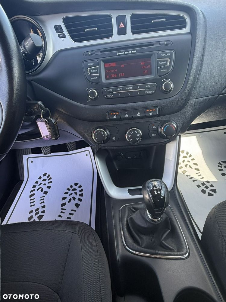 Kia Ceed - 32
