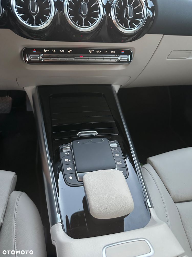Mercedes-Benz GLA 200 Business Edition - 17