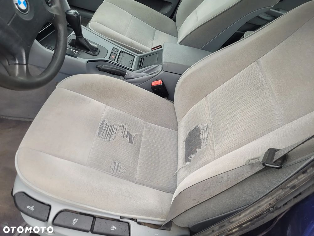 BMW Seria 5 523i - 25