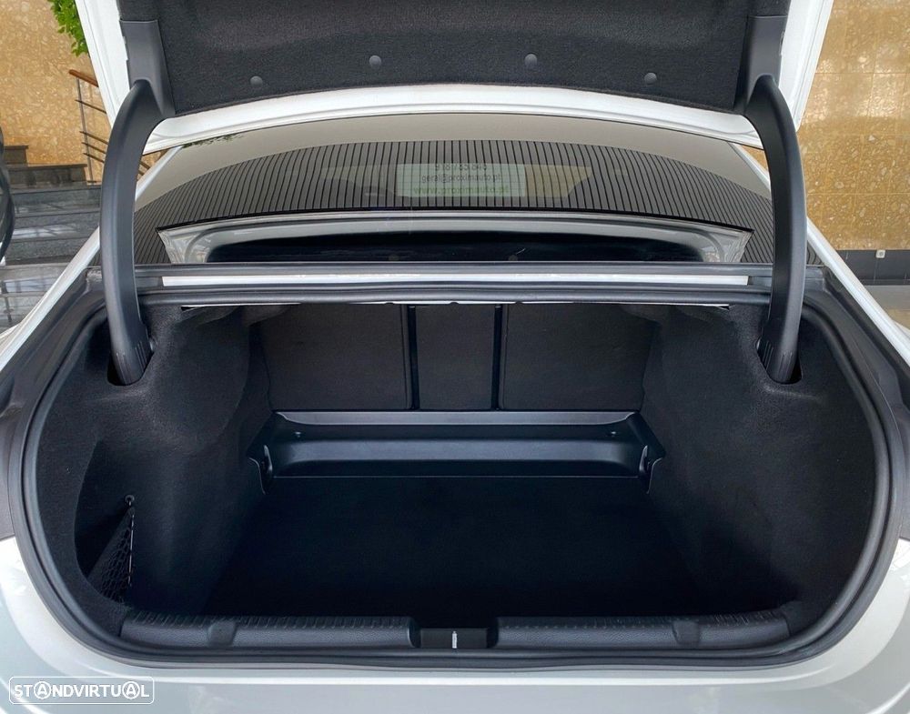 Mercedes-Benz EQE - 11