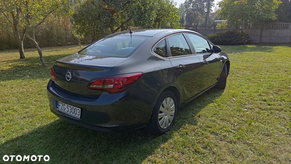 Opel Astra - 3