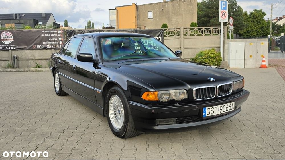 BMW Seria 7 750iL - 1
