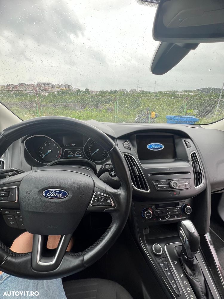 Ford Focus 1.0 EcoBoost Titanium - 12