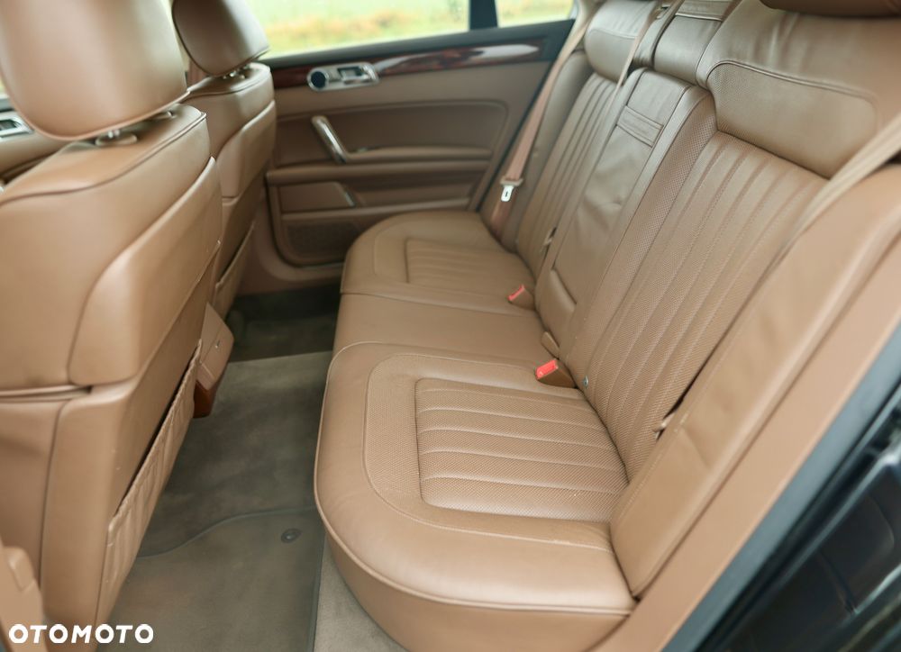 Volkswagen Phaeton 4.2 V8 4MOTION Automatik (5 Sitzer) - 19