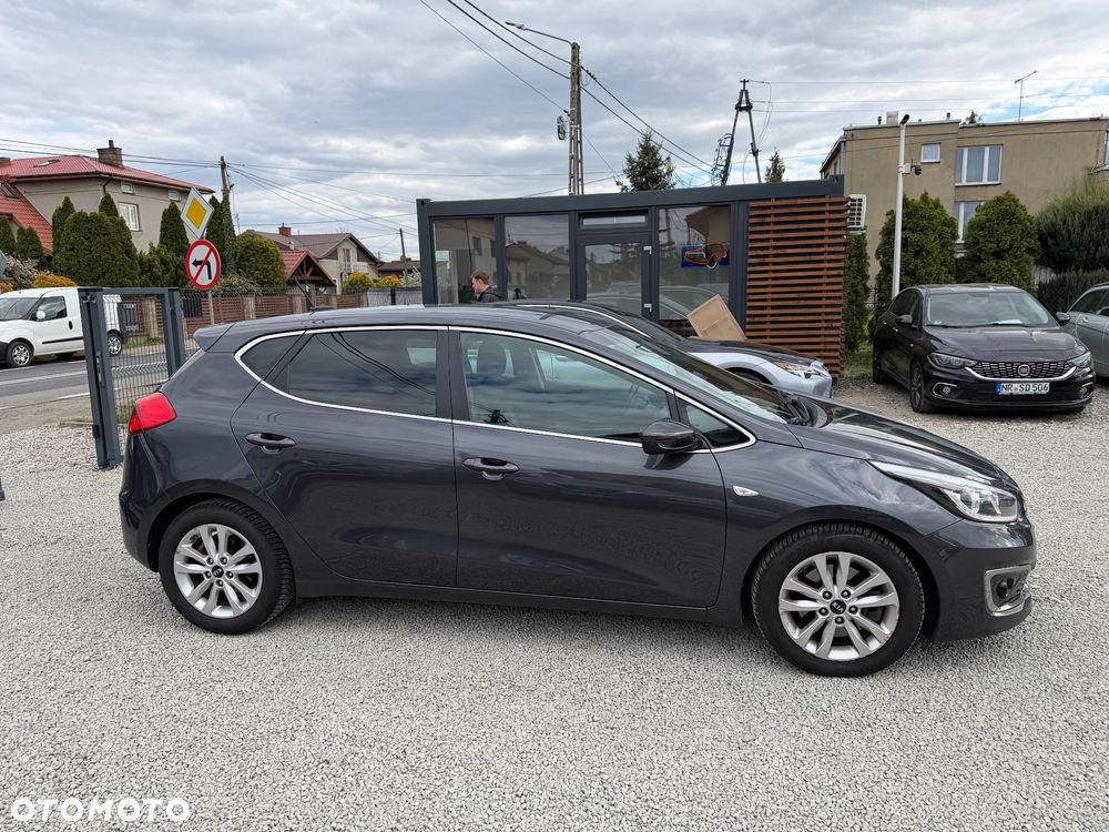 Kia Ceed 1.6 CRDi 136 ISG Dream-Team Edition - 8