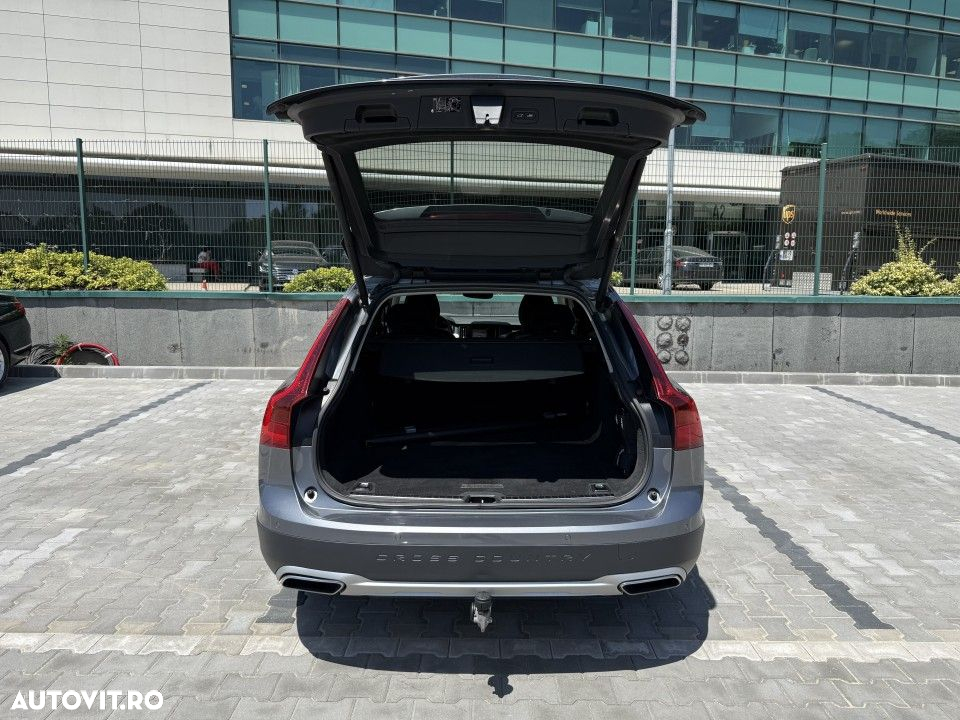 Volvo V90 Cross Country D4 AWD Geartronic - 32